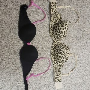 Bras strapped or strapless